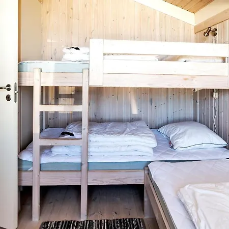 Elvie - 200m From The Sea By Interhome